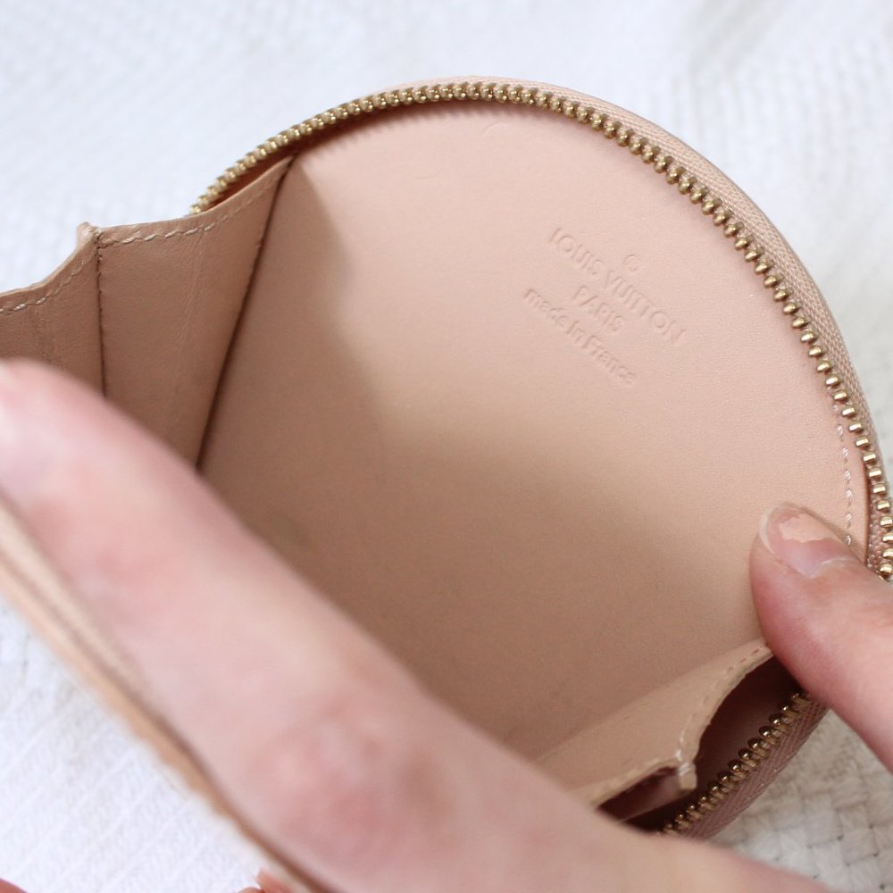 Louis Vuitton Vernis Port Monnaie Round Coin Case - Picture 7 of 12